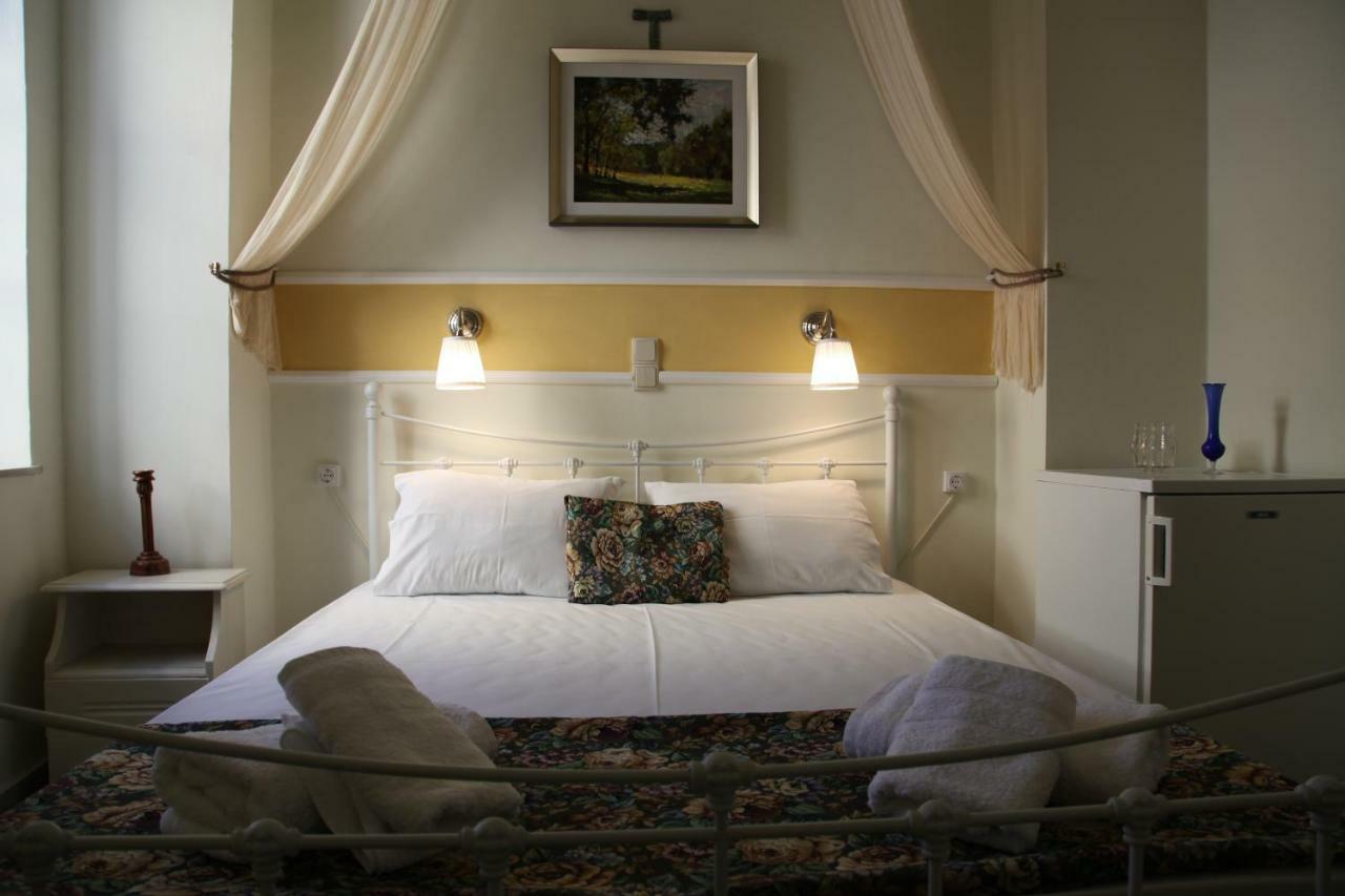 Fiera Guesthouse 埃尔莫波利斯 外观 照片